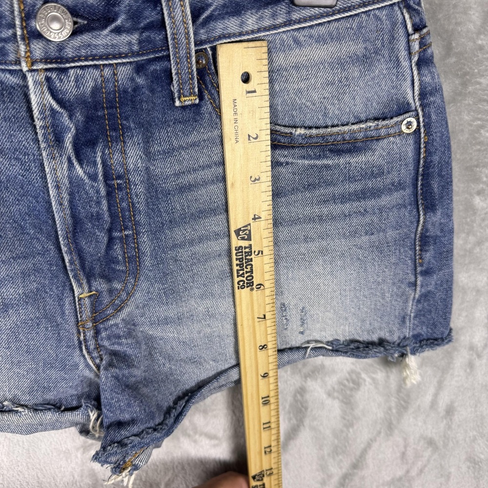 Levis Denim Shorts Womens 29 Distressed Raw Hem White Oak Cone Denim Vintage Sty - Picture 4 of 10